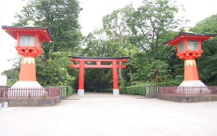 TOKYO Igusa Hachimangu Shrine Gate