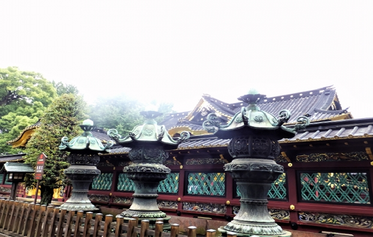 TOKYO Ueno Tosyogu Shrine Lanterns