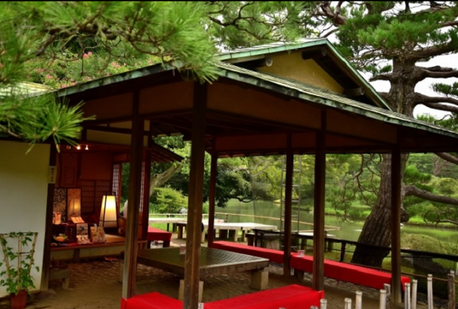 Rikugien garden teahouse