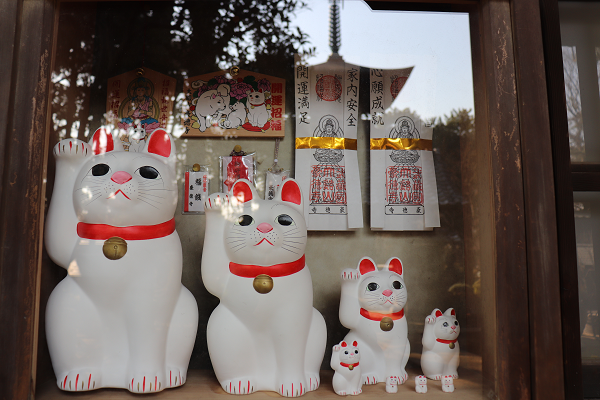 Gotokuji temple Maneki Neko souvenirs